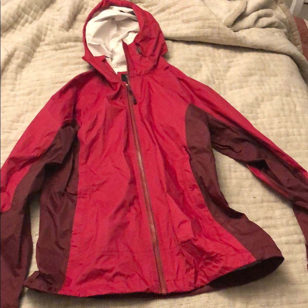 Mountain hardware rain jacket size medium